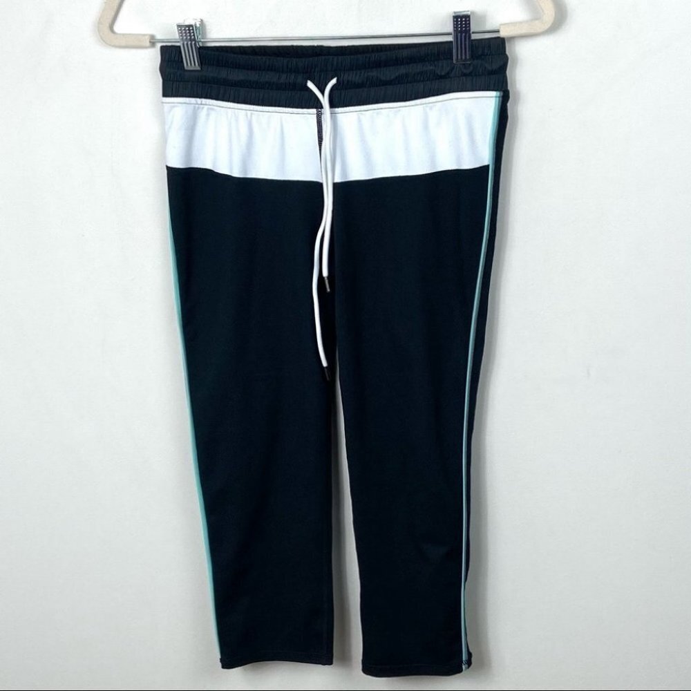 Fabletics Beckham Capri Powerhold Leggings Black Womens Size Small Drawstring - Picture 3 of 10